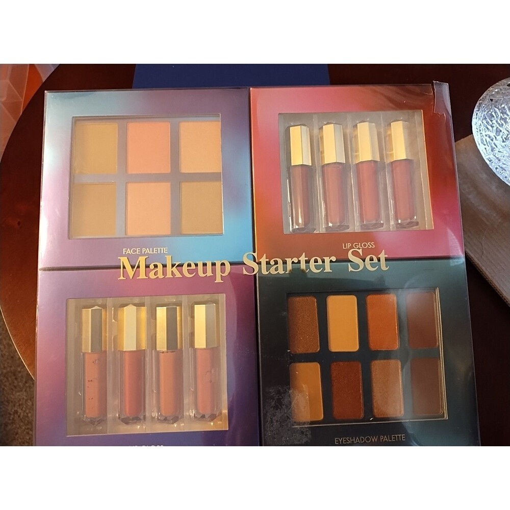 Macy's 10-Piece Makeup Starter Set, which includes palettes and lip Sale 💲